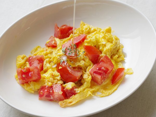 ふわふわ卵とトマトの炒め物の写真