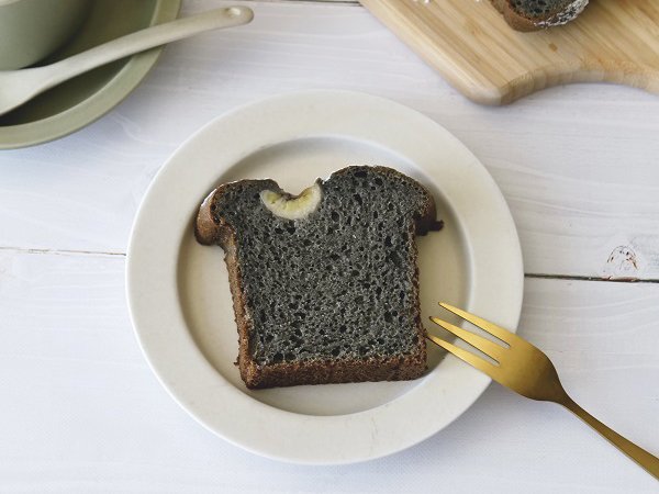 バター不使用！黒ごまのバナナパウンドケーキの写真